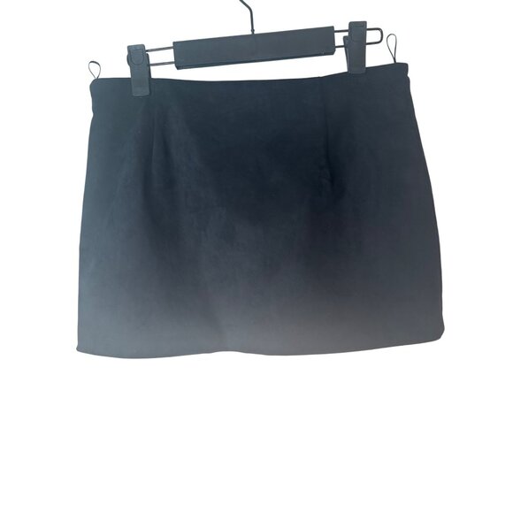 ZARA Small Black Faux Suede Mini Skirt - Picture 5 of 8
